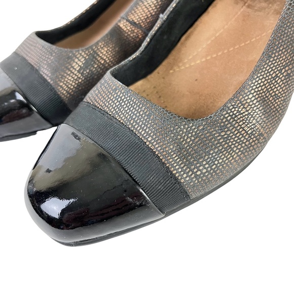 CLARKS Black Bronze Slip On Patent Leather Loafers Slip On Shoes Flats sz 7 M - Picture 10 of 16